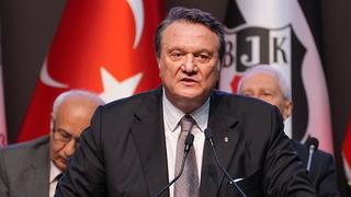 Beşiktaş Divan Kurulu'nda ortalık karıştı! Hasan Arat Divan Kurulu'na geldi ve kavga çıktı... Yumuruklar havada uçuştu