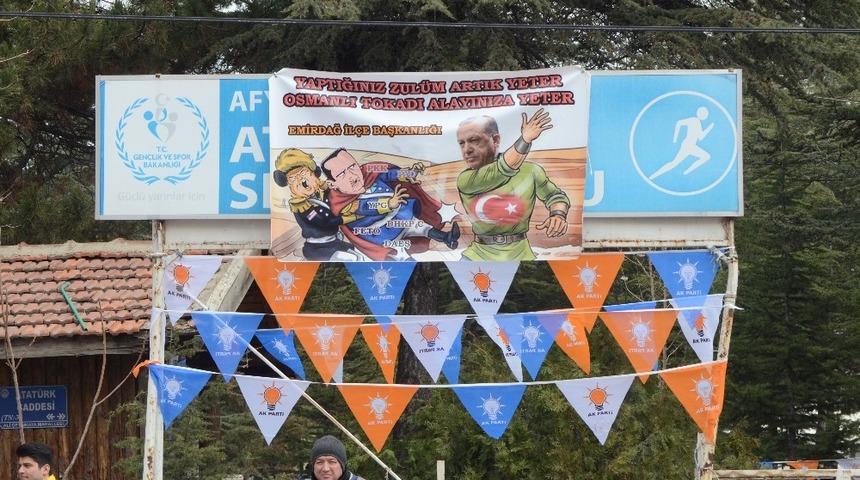 Erdoğan ziyareti &ouml;ncesi Afyonkarahisar&rsquo;da dikkat &ccedil;eken &rsquo;Osmanlı tokadı&rsquo; pankartı