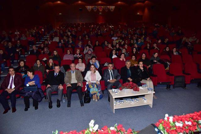 Türk Sanat Müziği konserine ilgi azdı