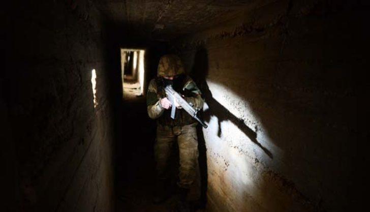 Flaş fotoğraflar geldi! TSK tünellerde terörist avında... G3
