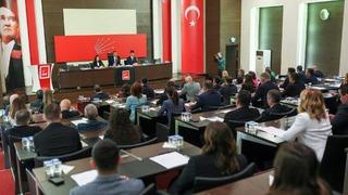 CHP'de yeni Parti Meclisi ilk kez toplandı: Özgür Özel'in MYK'sı belli oldu! O isimler dikkat çekti