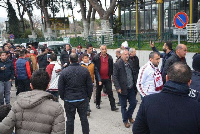 Şehit Polis Fethi Sekin’in babası Zeki Sekin, Elazığ ekibini yalnız bırakmadı