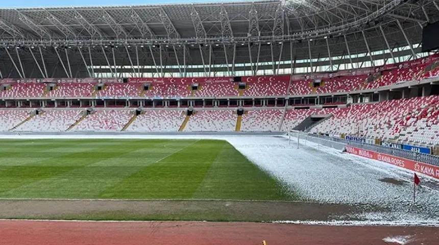 Sivasspor-Fenerbahçe maçı oynanacak mı? Son durum...