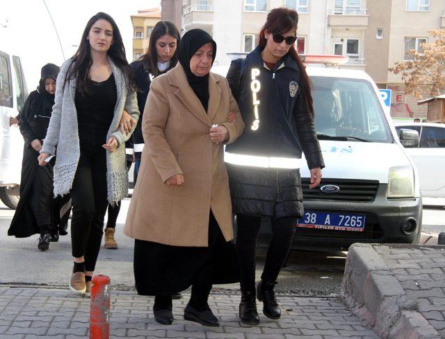 FET&Ouml; ş&uuml;phelisi Boydak ailesinden 3 kişi adliyede 2