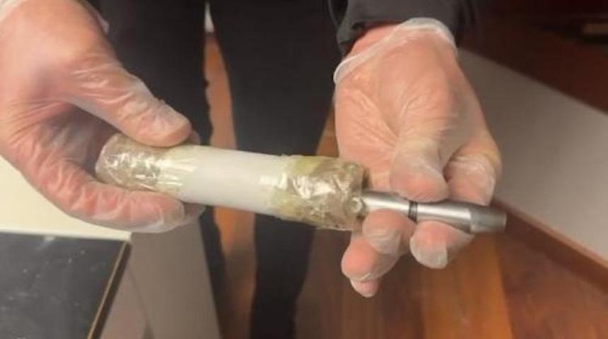 Uyuşturucu operasyonunda kalem görünümlü silah ele geçirildi