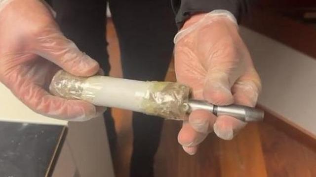 Uyuşturucu operasyonunda kalem görünümlü silah ele geçirildi