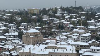 Kar altında masalsı bir görüntü: Safranbolu'nun tarihi konakları beyaza büründü
