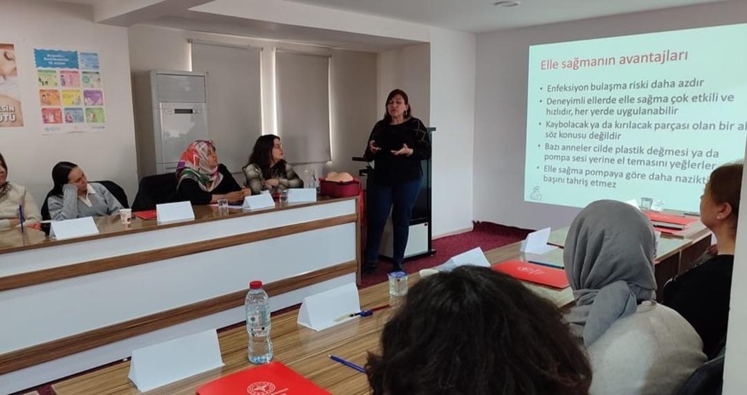 Niğde de,  Anne Sütü ve Emzirme Danışmanlığı Eğitimi  2