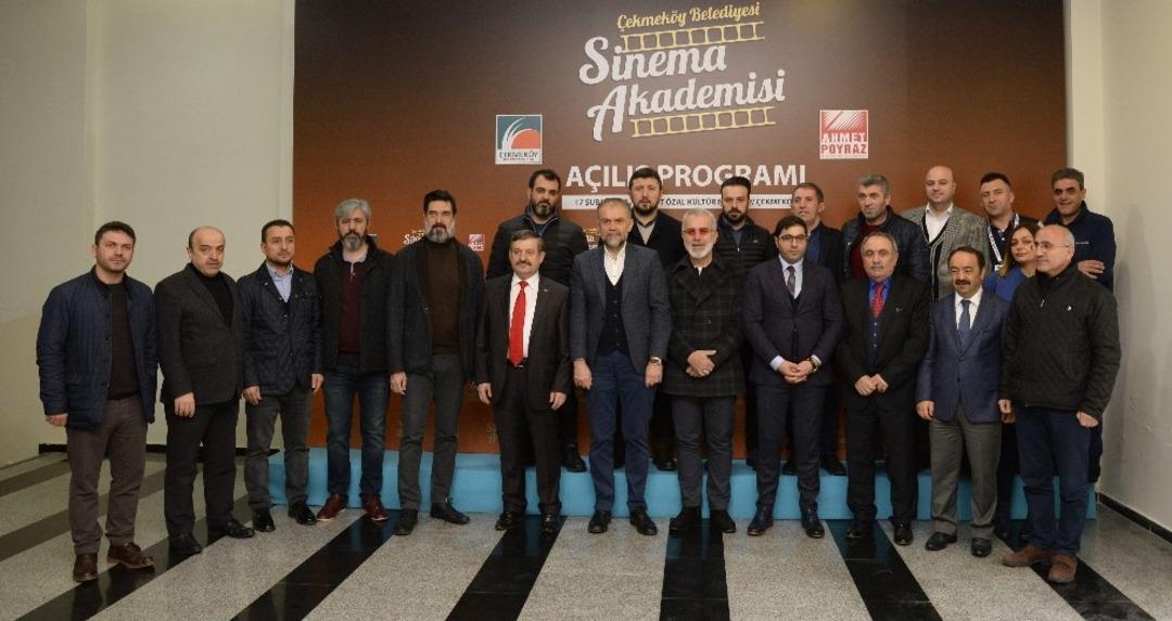 Sanat&ccedil;ı adaylarına ilk ders &uuml;nl&uuml; oyunculardan