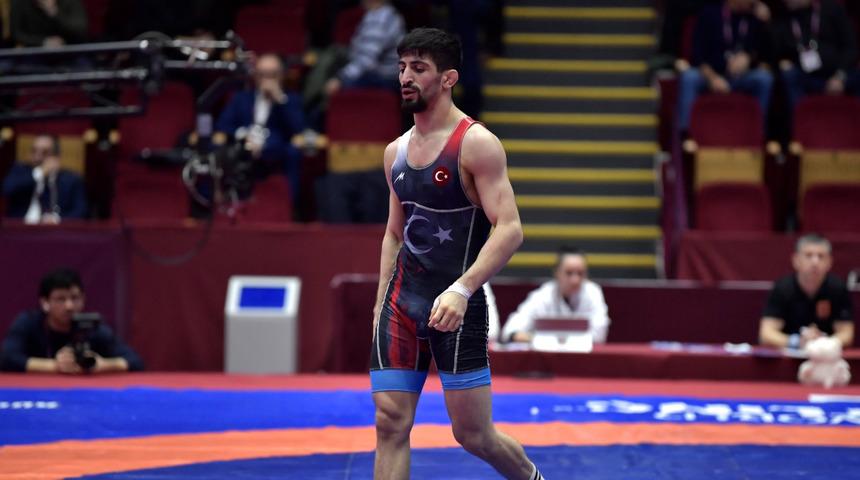 Milli güreşçi Kerem Kamal, 2'nci Avrupa şampiyonluğunu elde etti