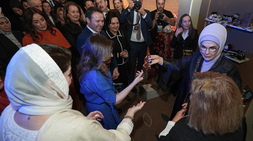 Emine Erdoğan, ADF'ye katılan lider eşlerine Anadolu'nun kültürel mirasını tanıttı