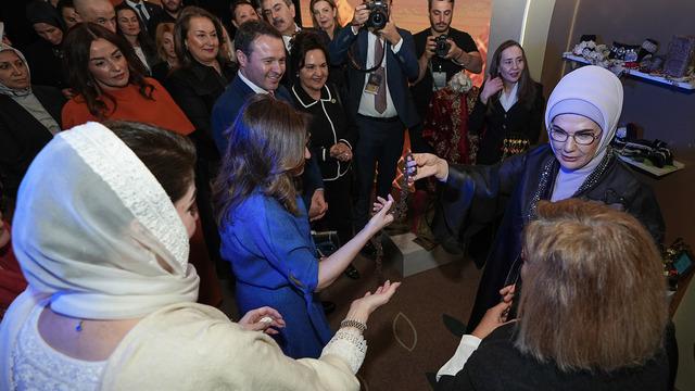 Emine Erdoğan, ADF'ye katılan lider eşlerine Anadolu'nun kültürel mirasını tanıttı