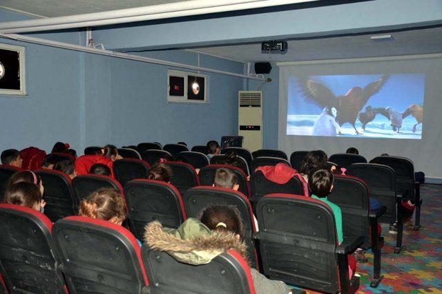 Köyde yaşayan 3 bin çocuk ilk kez sinema izleyecek