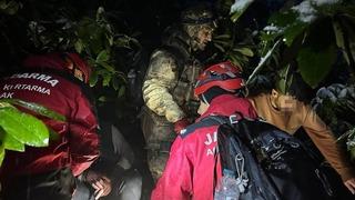 Türkiye'ye kaçak yollarla giren 4 şahıs ormanlık alanda donmak üzereyken bulundu