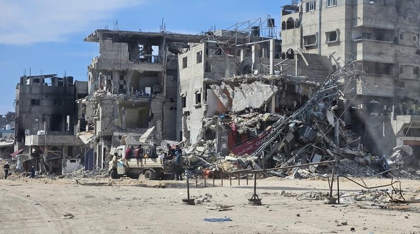 İsrail'den hastaneye hava saldırısı