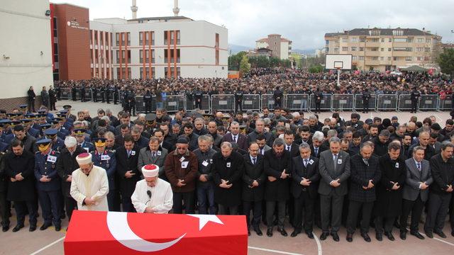 Şehit Pilot Yüzbaşı Yunus Bal, son yolculuğuna uğurlandı