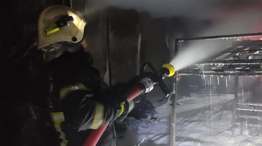 Kahramanmaraş'ta işçilerin kaldığı konteynerlerde yangın