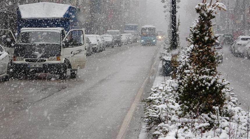 Van'da kar yağışı etkili oldu