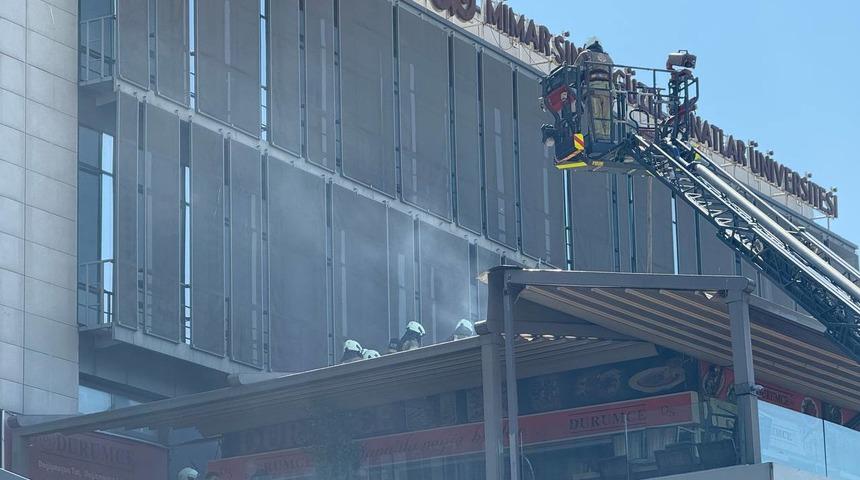 Beşiktaş'ta kafede çıkan yangın söndürüldü