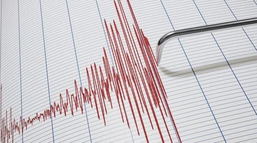 Herkes panik oldu! Van'da peş peşe depremler