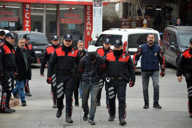 Araç devrini alıp, parayı ödemeden kaçan 3 kişi yakalandı