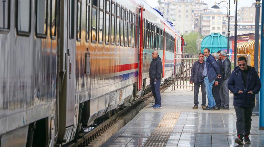 "Turistik Diyarbakır Ekspresi" Diyarbakır'dan Ankara'ya uğurlandı