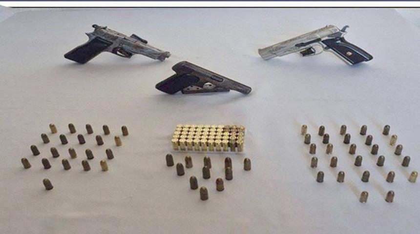 Ardahan'da 3 ruhsatsız tabanca ve 109 fişek ele geçirildi