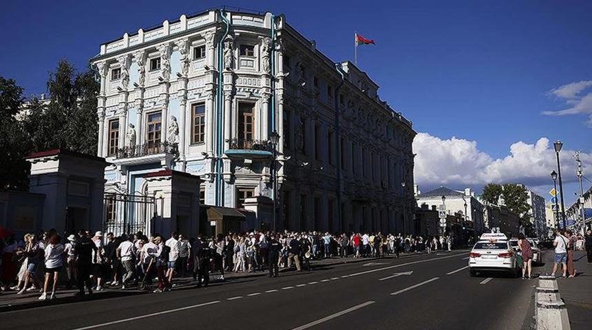 Belarus o ülkeden uzman seviyesinde işçi alımı yapacak 'Daha iyisi aileleriyle gelmeleri'