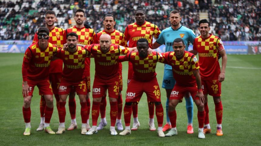 Göztepe, freni patlamış kamyon gibi yuvarlanıyor...