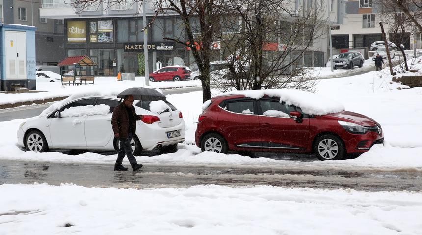Muş ve Bitlis'te kar yağışı etkili oldu