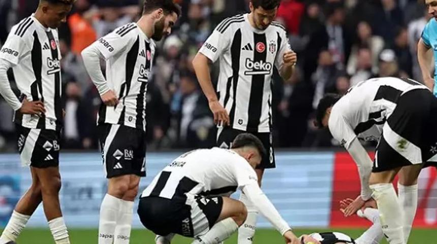 Beşiktaş'ta sakatlık şoku! Resmen açıklandı.. Yıldız isim derbiyi kaçırabilir