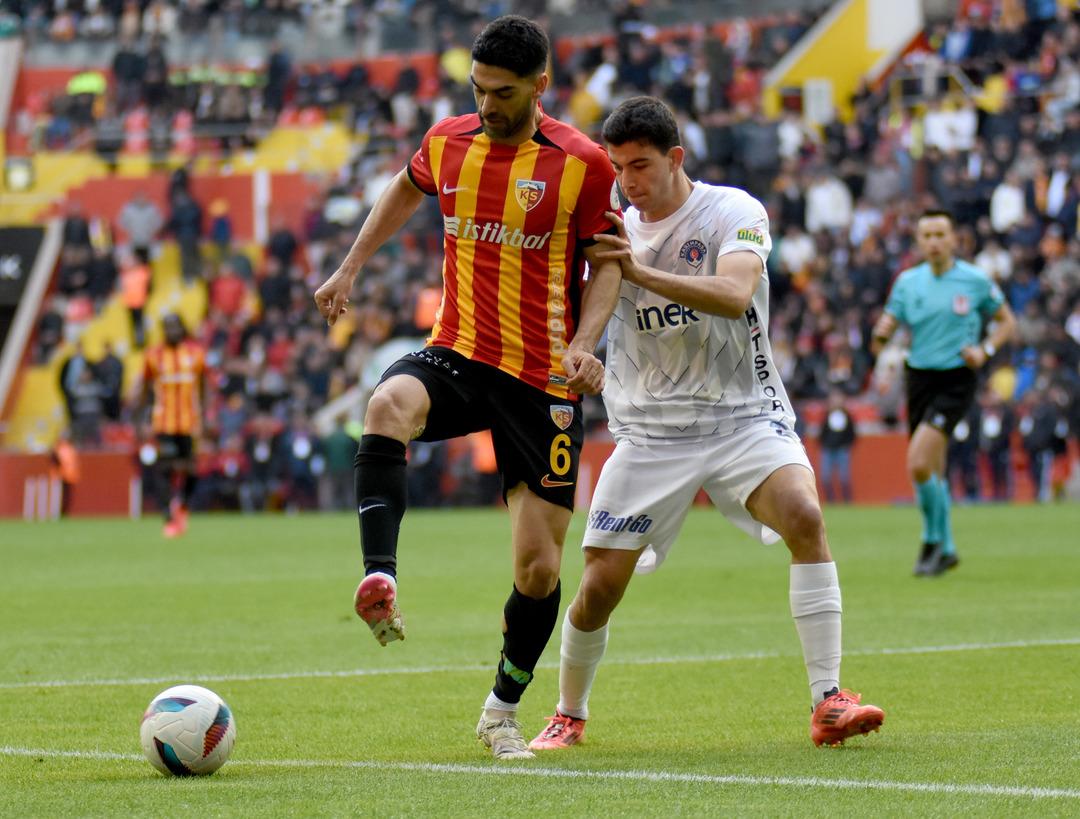 Süper Lig de böyle maç görülmedi... Şimdiden kara kara düşünmeye başladılar! Fenerbahçe maçı öncesi takımda neredeyse oynayacak oyuncu kalmadı 1