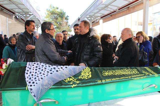 Sümer Ezgü'nün acı günü