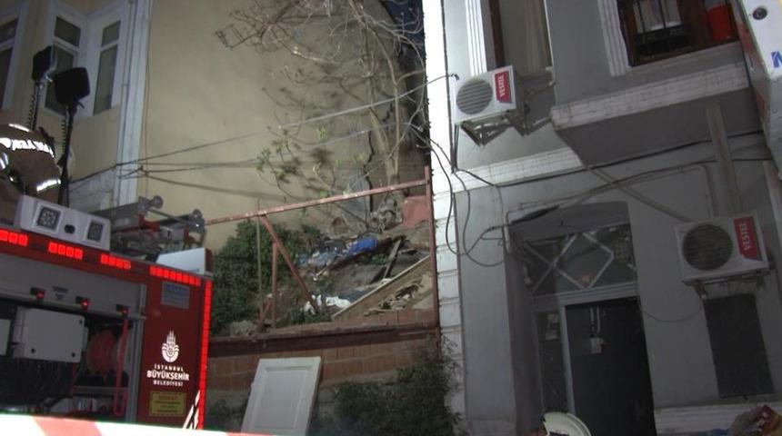 Şişli'de 2 katlı binada kısmi çökme! Paniğe yol açtı