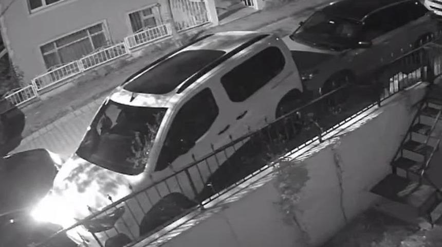 Yer: Avcılar! 8 araca çarpıp kaçtı