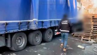 Yerlikaya duyurdu: 880 kg skunk uyuşturucu maddesi ele geçirildi, 7 şüpheli yakalandı