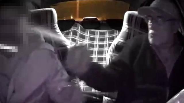 Taksideki tabancalı gasp girişimi kamerada: Taksici gasptan böyle kurtuldu!