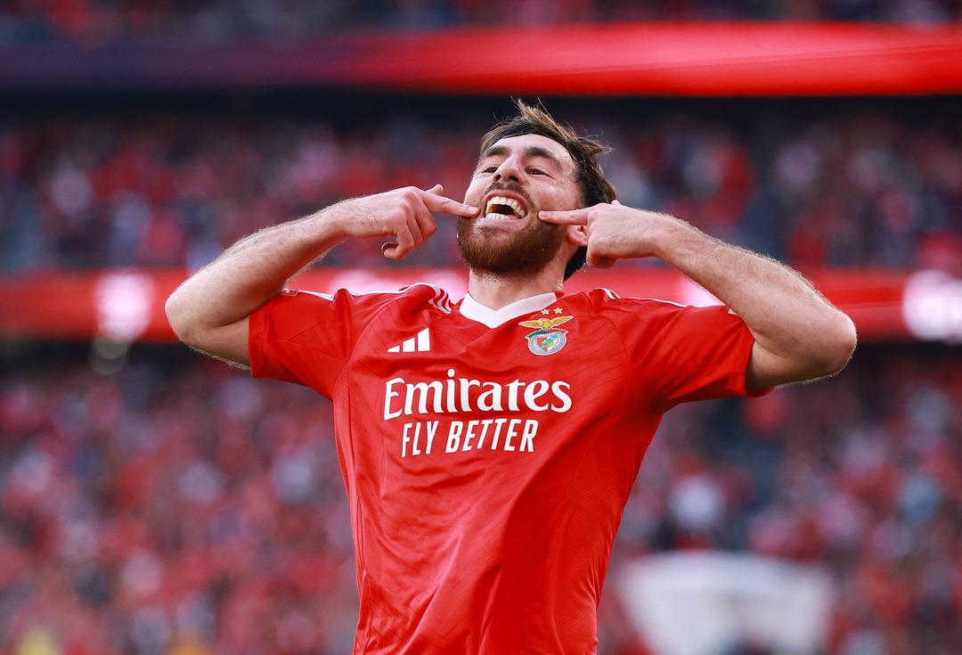 2025-04-13T182823Z_1694502237_UP1EL4D1FB9HS_RTRMADP_3_SOCCER-PORTUGAL-SLB-ARO-REPORT