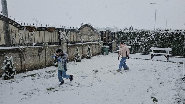 Kayseri'de lapa lapa kar yağdı