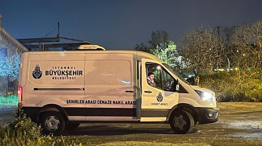 Küçükçekmece’de boş arazide çürümüş halde erkek cesedi bulundu