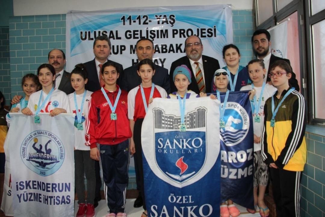 Y&uuml;zme şampiyonası grup m&uuml;sabakaları İskenderun&rsquo;da başladı
