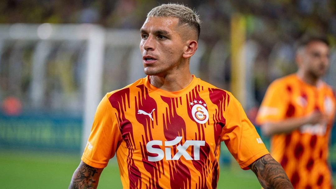 220924_20Lucas_20Torreira_20of_20Galatasaray_20before_20the_20match_201920