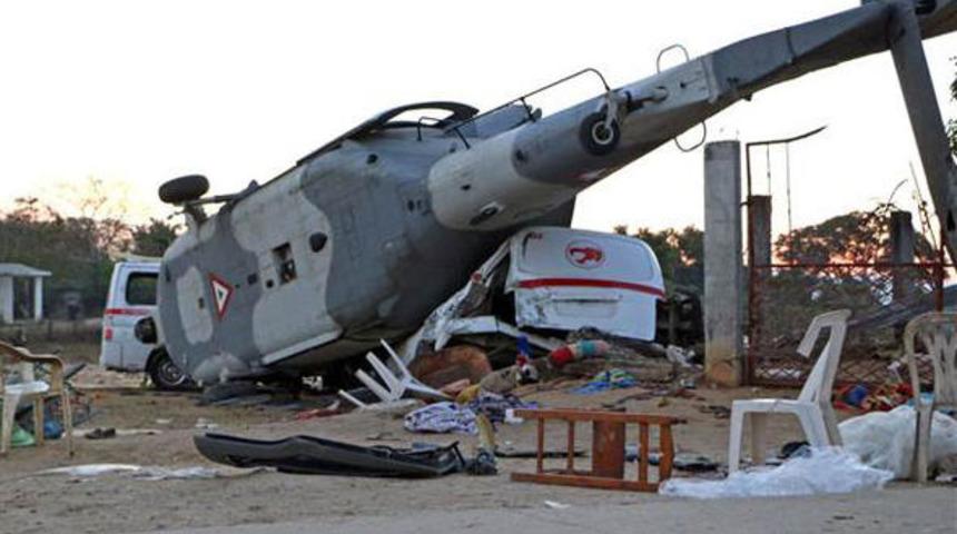 &Uuml;lke şokta! Bakan ve Valiyi taşıyan helikopter d&uuml;şt&uuml;