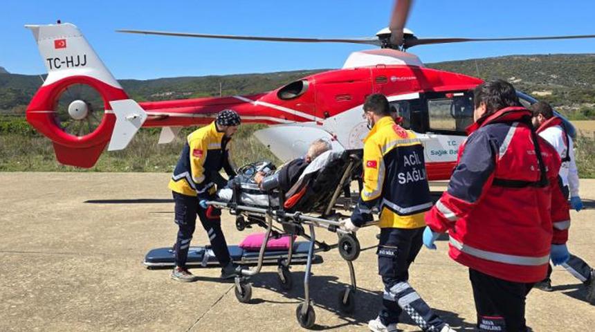 Gökçeada'da kalp krizi geçiren hasta ambulans helikopter ile Çanakkale'ye getirildi
