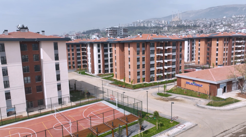 Ebrar Sitesi'nde büyük yıkım yaşanmıştı... 775 yeni konut inşa edildi! Bakan Kurum paylaştı: "Acılar unutulmayacak ama yaralarımızı saracağız"