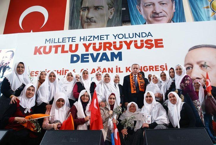 Cumhurbaşkanı Erdoğan’ı zeytin dallarıyla karşıladılar