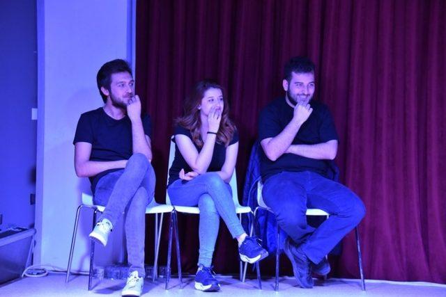 Alternatif Sahne OKTAV ile kahkahaya boğuldu
