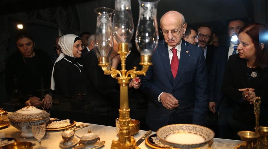 Dolmabahçe Sarayı’nın özel salonları ziyarete açıldı