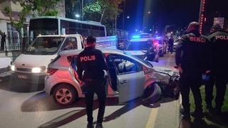 Dur ihtarına uymadı, polis aracına çarpınca yakalandı