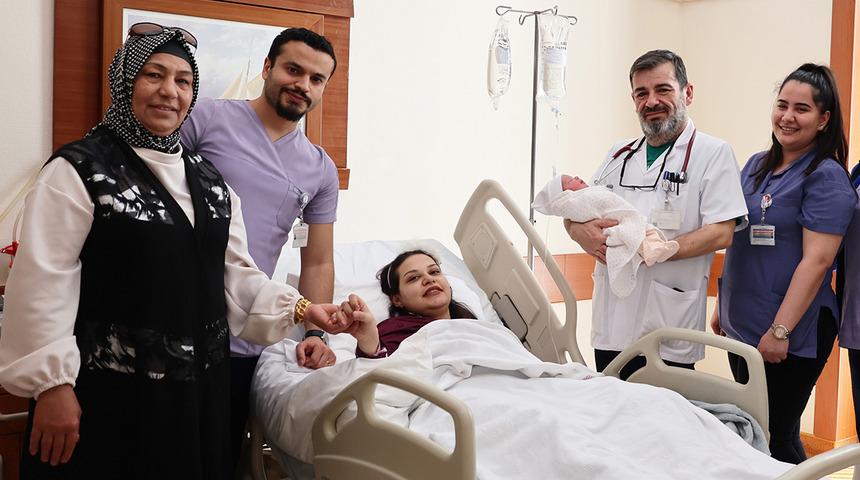 Beyin tümörünü yendi: Genç kadın sağlığına ve anneliğe kavuştu! Sağlıklı bir bebek dünyaya getirdi...